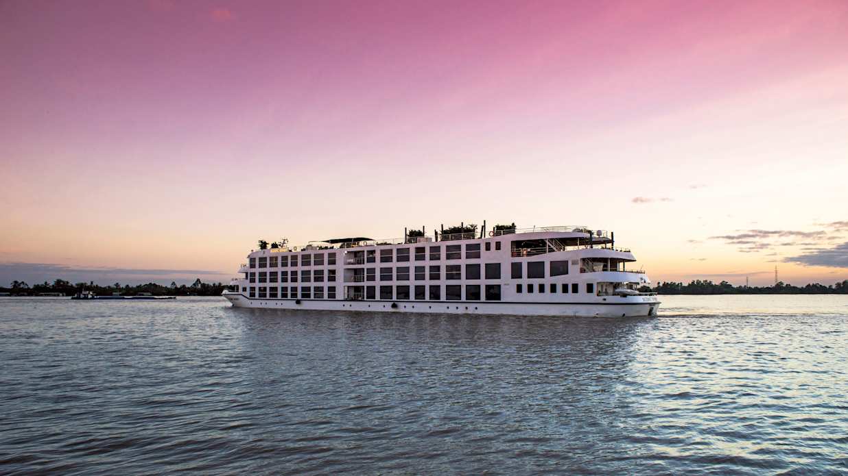 Scenic Tours - Scenic Spirit - Exterior