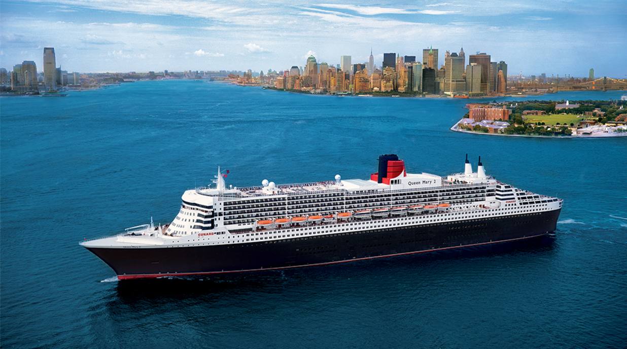 Queen Mary 2 at Sea
