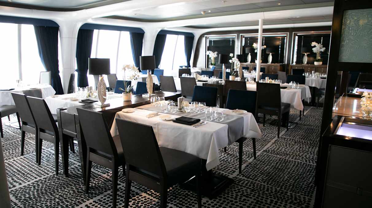 Sea and Grass onboard Ambience