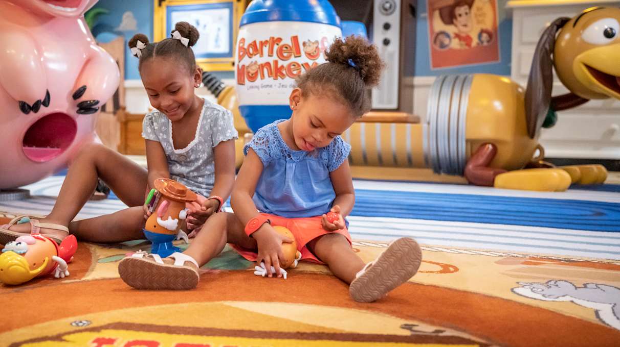 Guests at Disney's Oceaneer Club