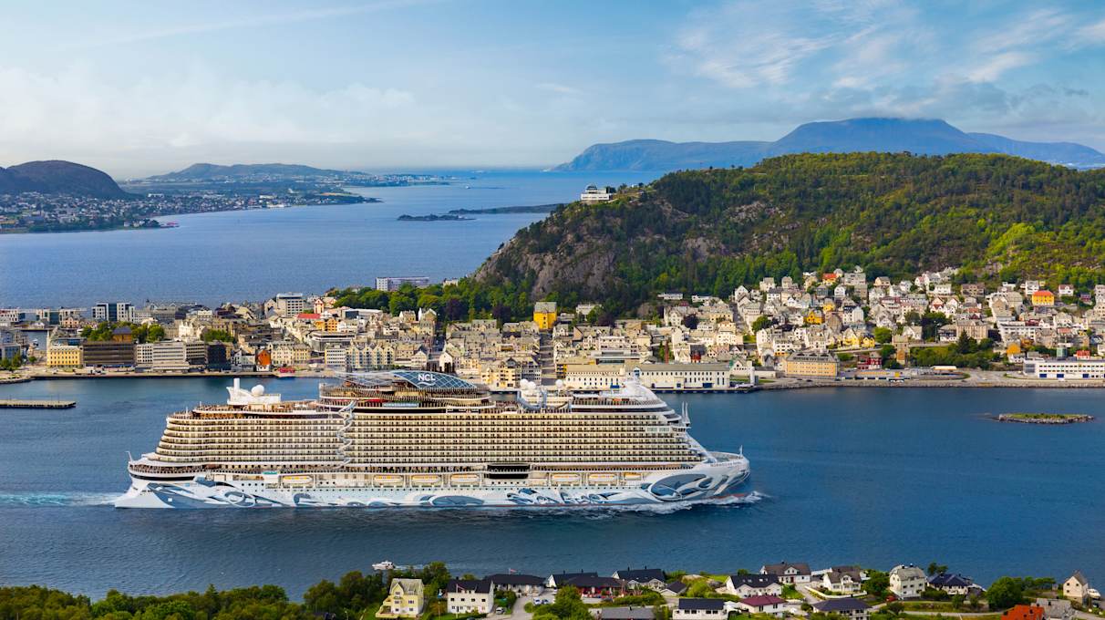 Norwegian Prima in Alesund