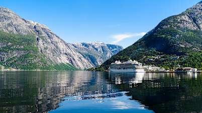 Hosted Cruises